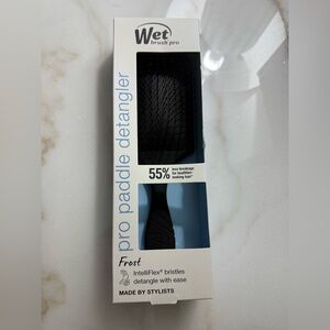 NWT! Wet Brush Pro Paddle Detangler in Black